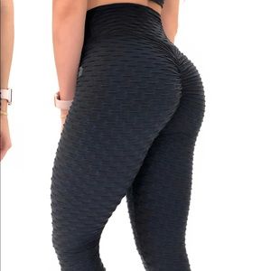 Texture leggings with scrunch booty